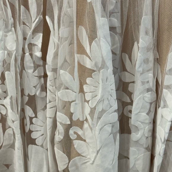 Luxxel Lace Party Dress Size Small - Picture 3 of 5